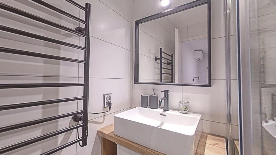 Meszes Apartment *