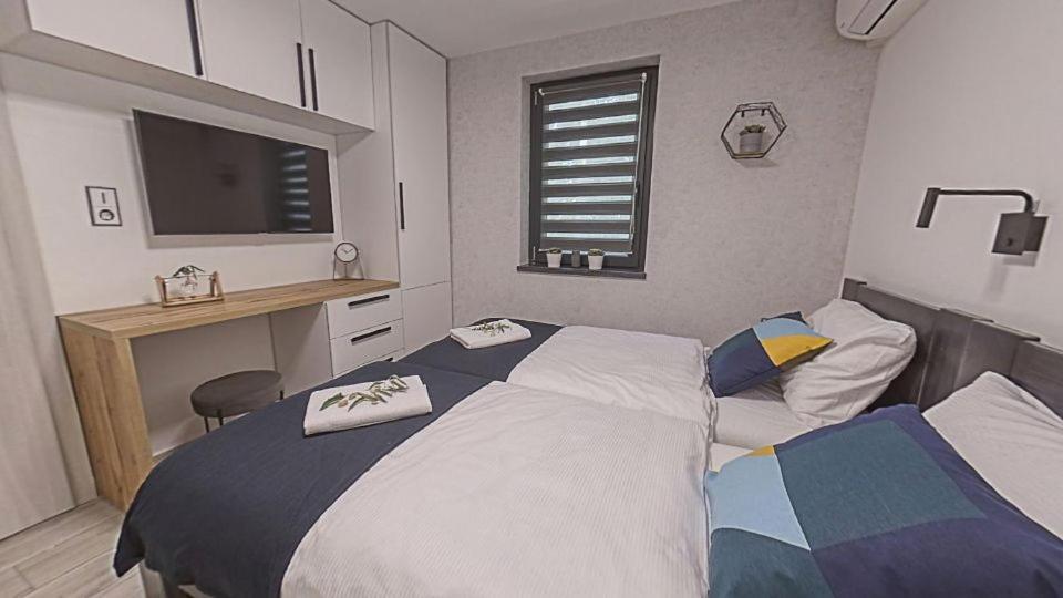 Meszes Apartment *